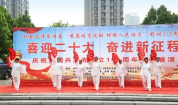 瓜子富含饱和脂肪酸和热量，过量食用容易导致体重增加